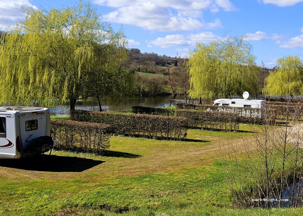 CAMPING SAUVAGE - Aire de Camping-Car de Pont d'Ouilly