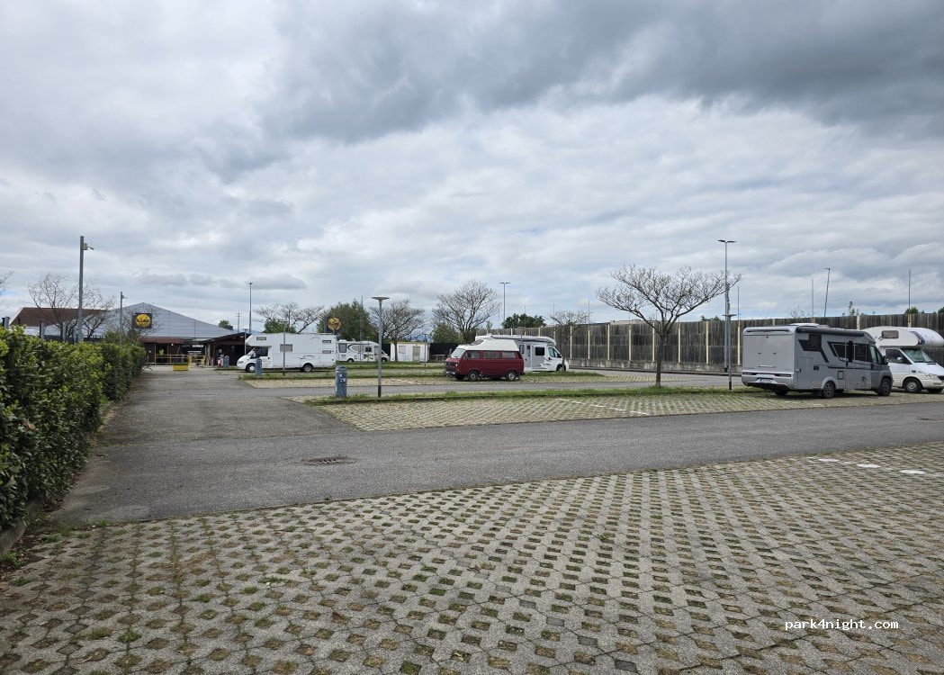 Area Sosta Camper - Parma