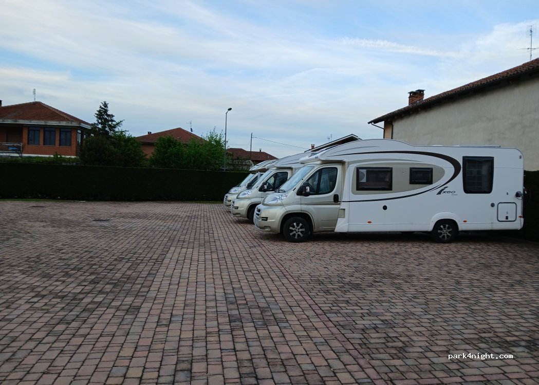 Camper Stop Area 14017 Valfenera AT