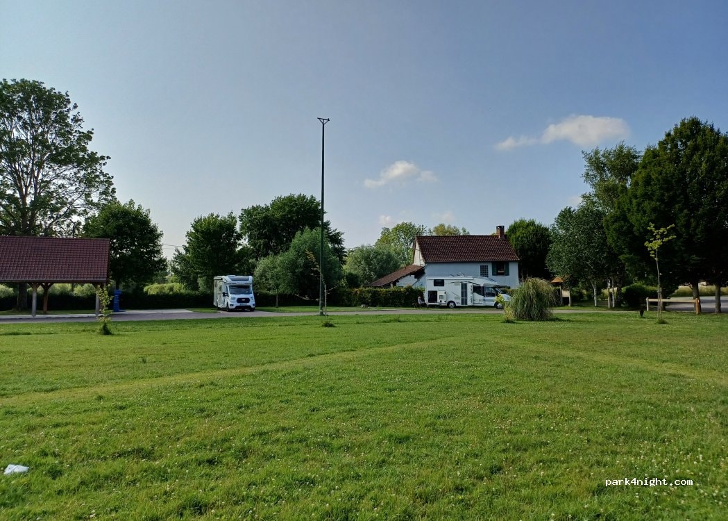 Aire de camping-car d'Eaucourt