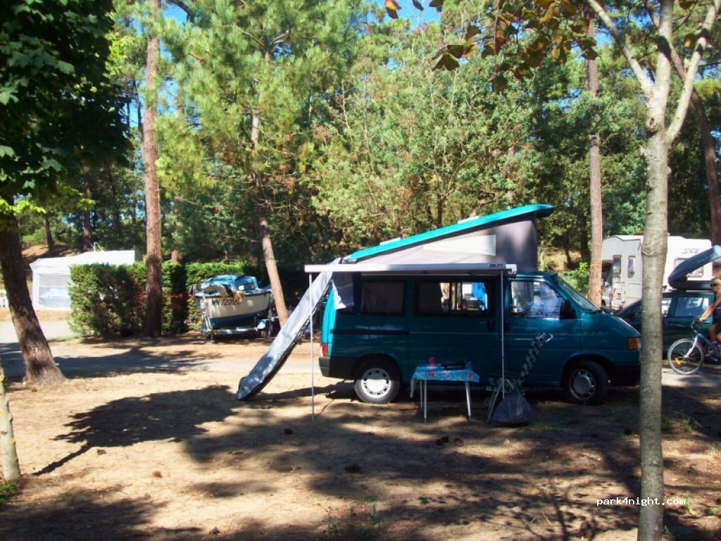 Aire de camping-car de la Plage de la Chambrette