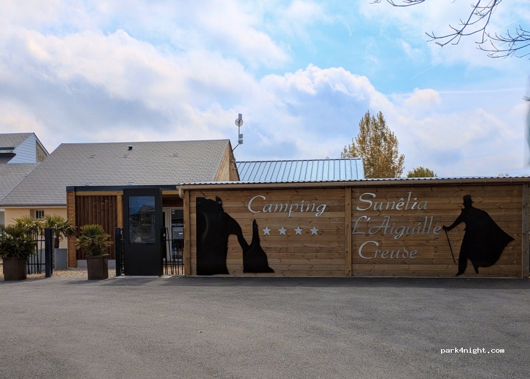 aire de stationnement camping cars 76790 Les Loges