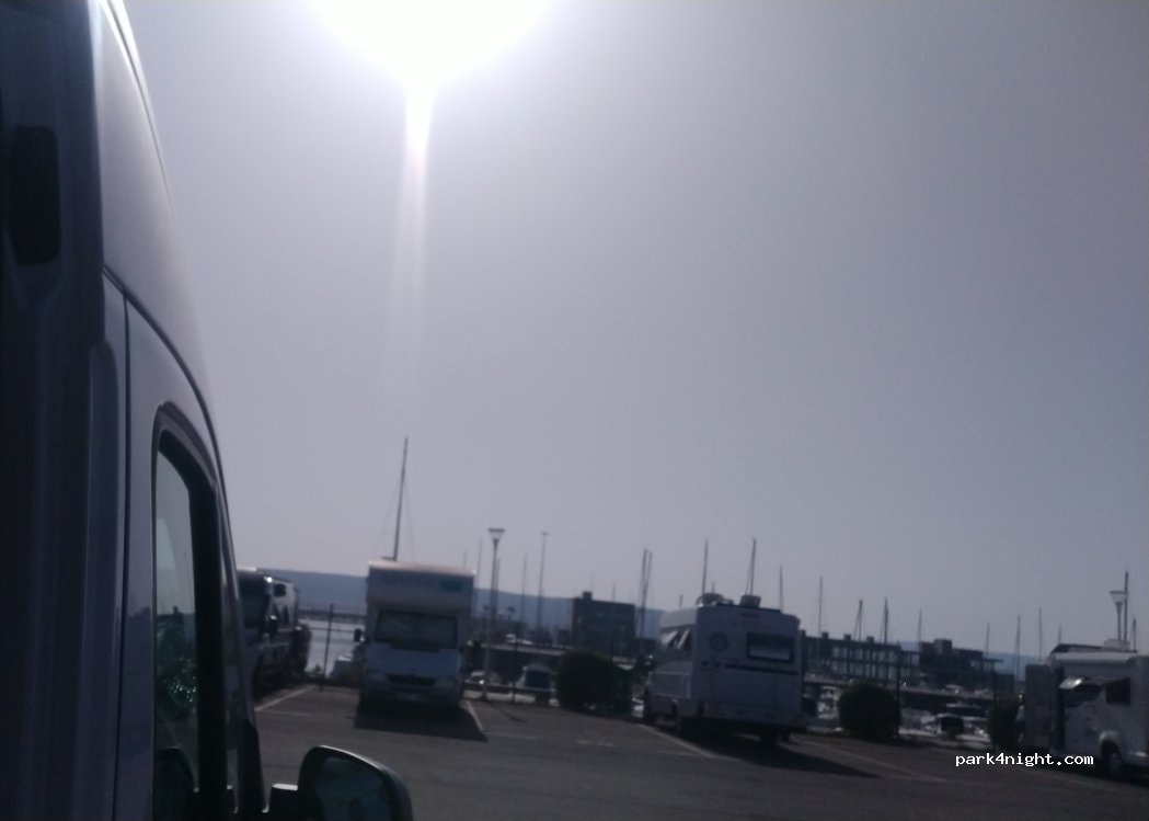 Área de Autocaravanas Puerto de Barbate