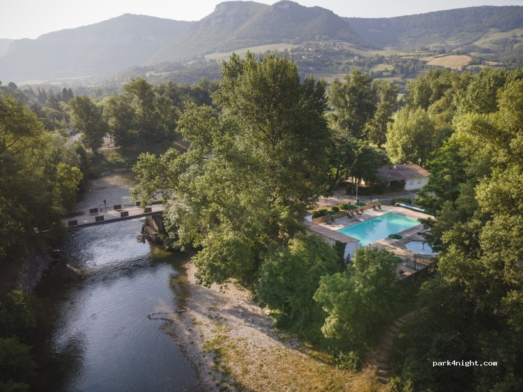 aire de camping-ca ROQUEFORT SUR SOULZON