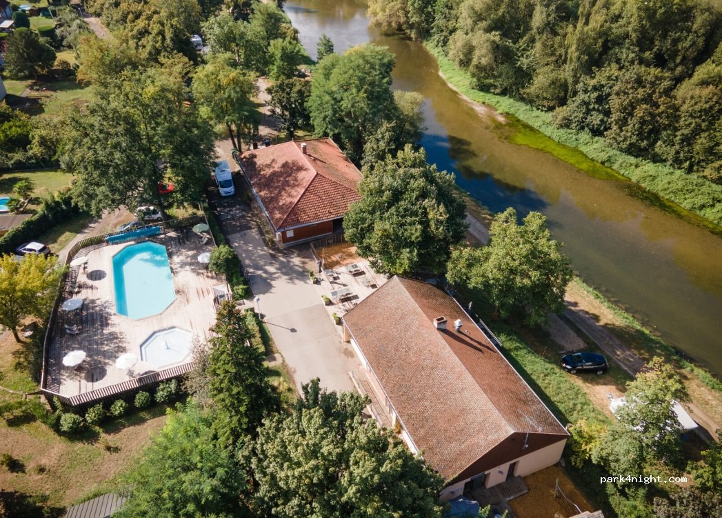 aire de stationnement camping cars 68630 Bennwihr