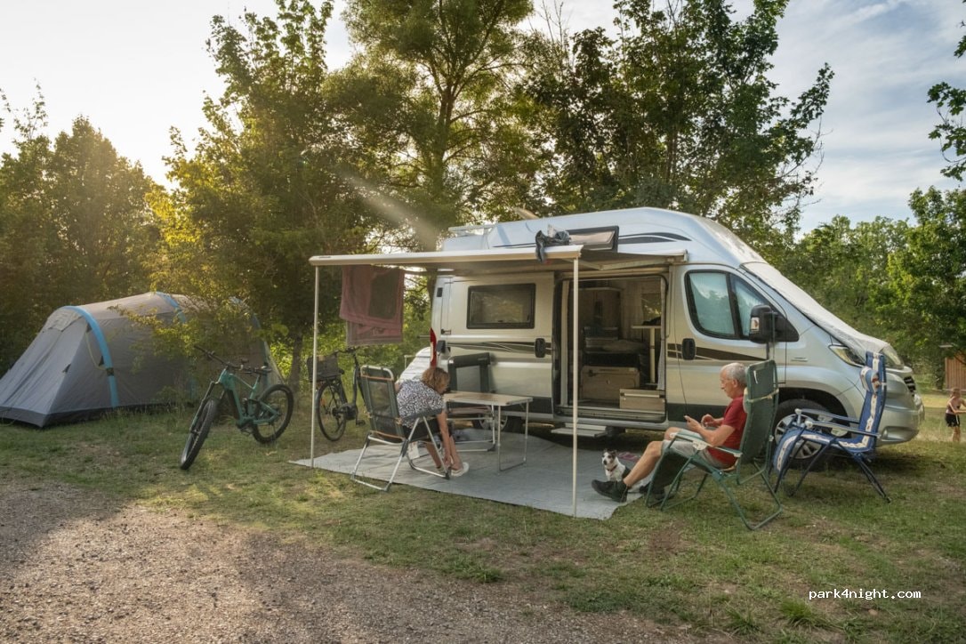 Aire de camping car SALVAGNAC