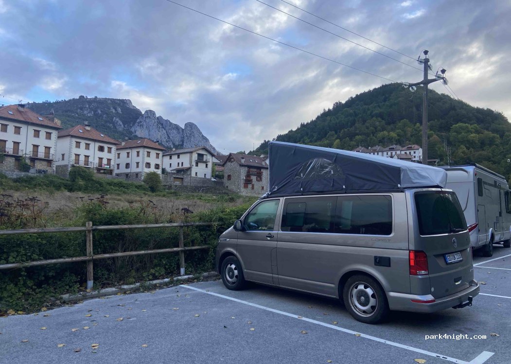 Área de autocaravanas de Isaba