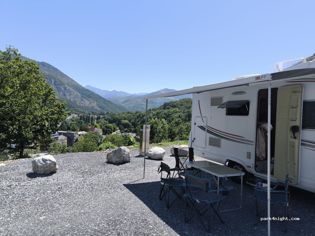 Área de autocaravanas de Arette Pierre ST Martín camper parkk
