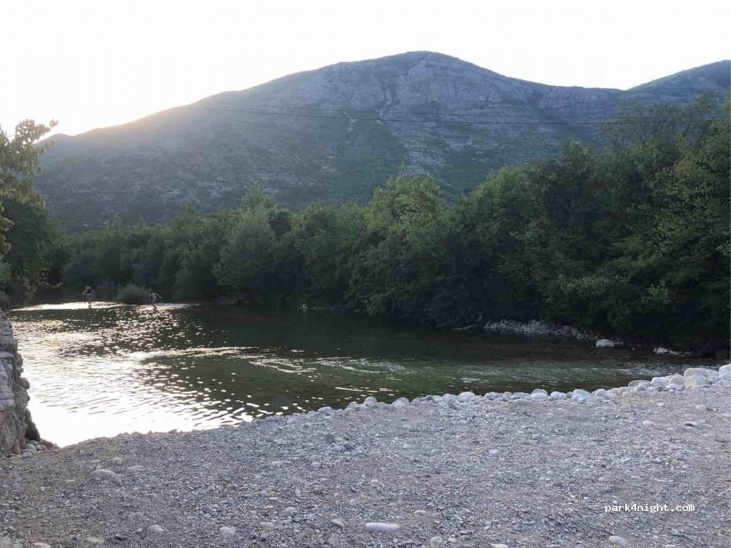 Camping El Canto del Agua
