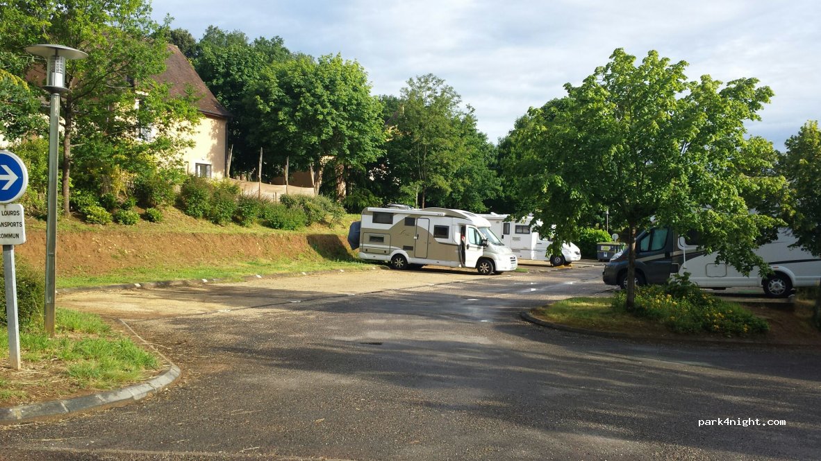 Parking pour camping-cars Domme