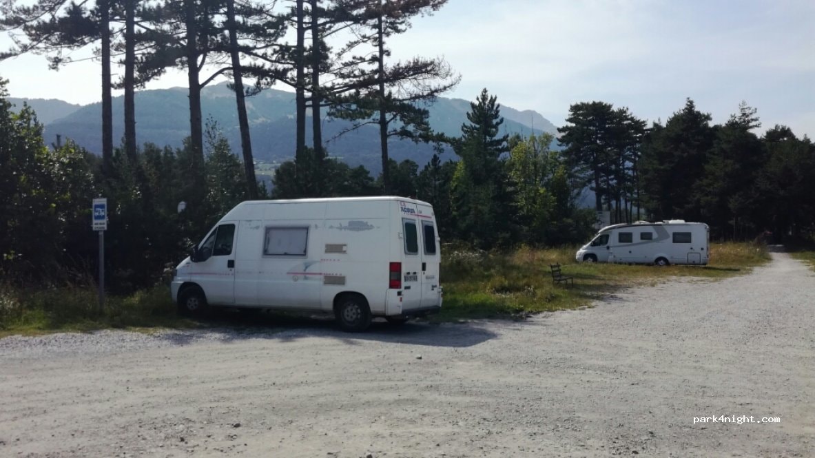 Terrain pour camping-cars