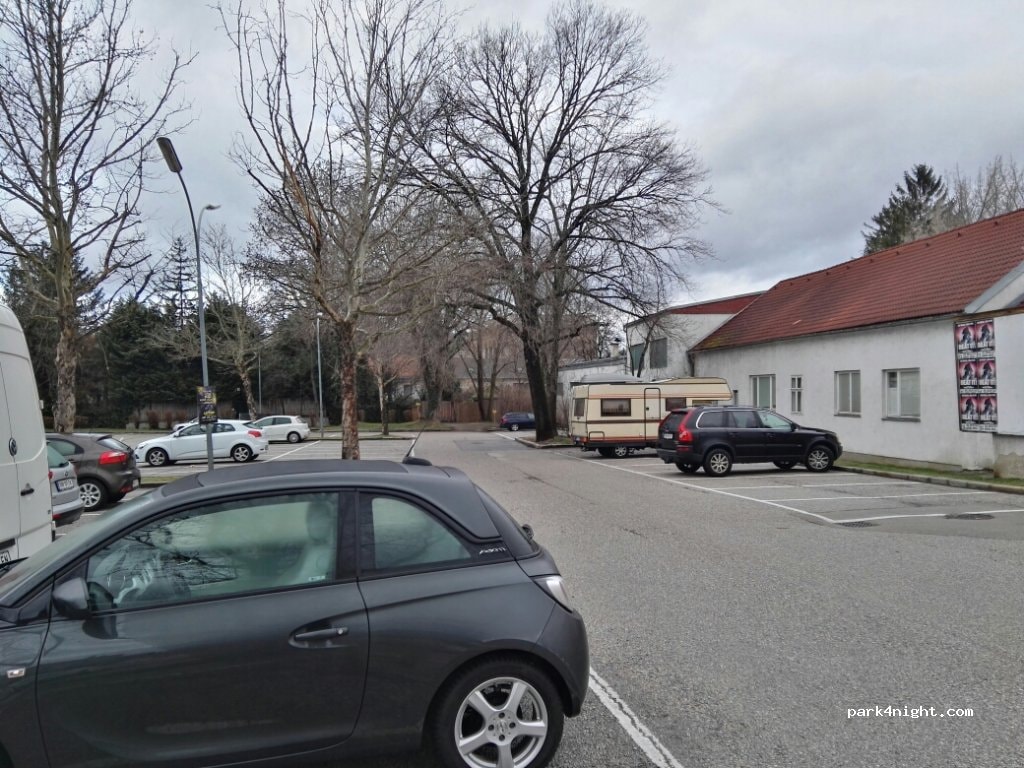 Wohnmobilstellplatz / Ver- und Entsorgung