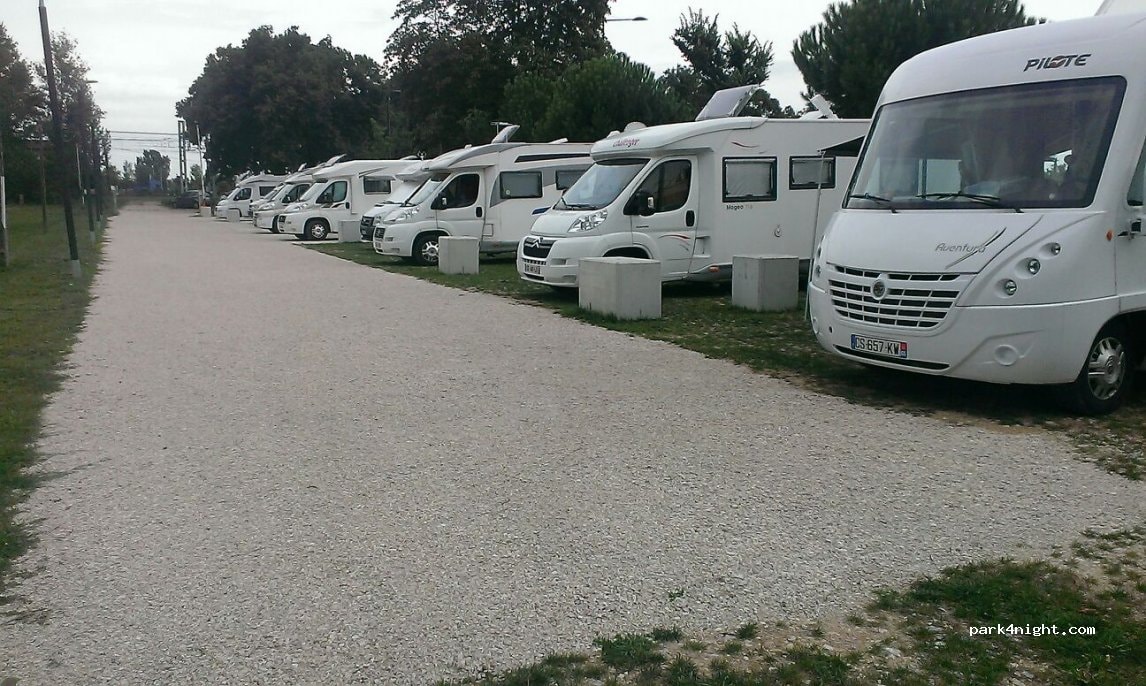 aire de services camping car