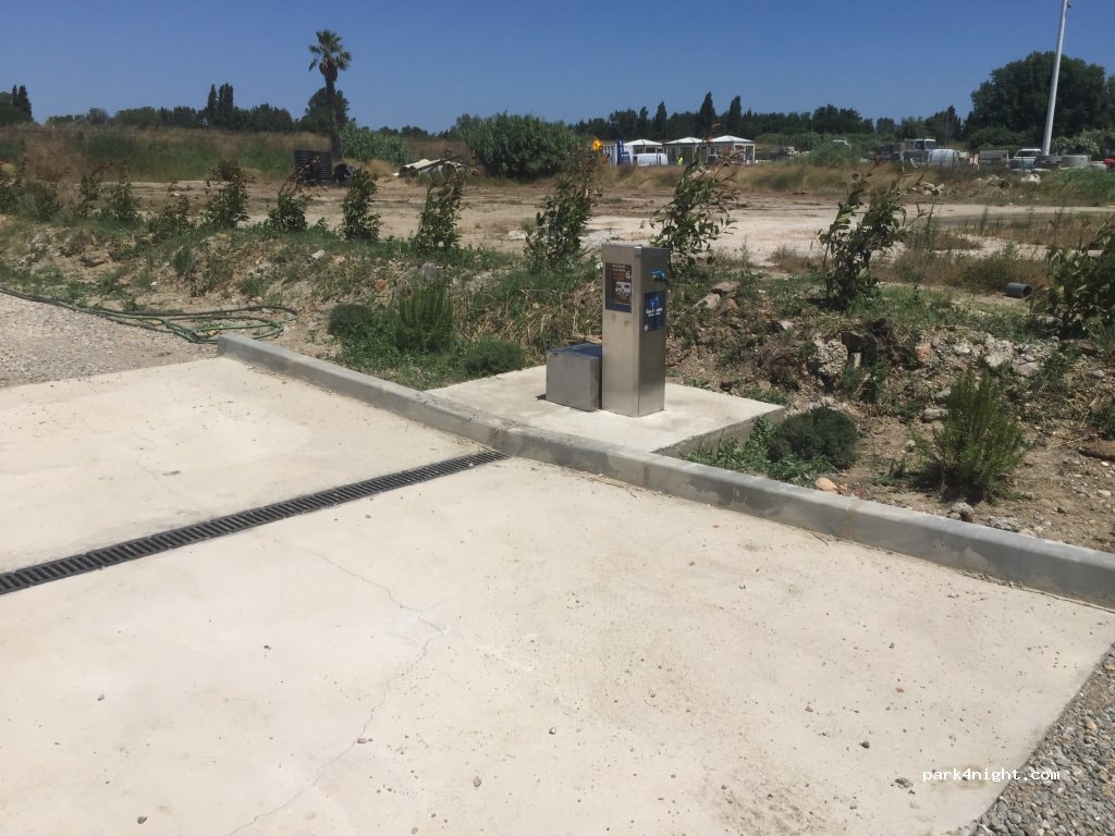 Aire de camping-car Aire des Oliviers