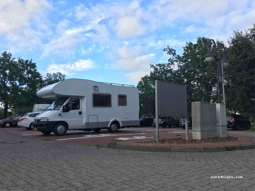 WOHNMOBILSTELLPLATZ ZEVEN