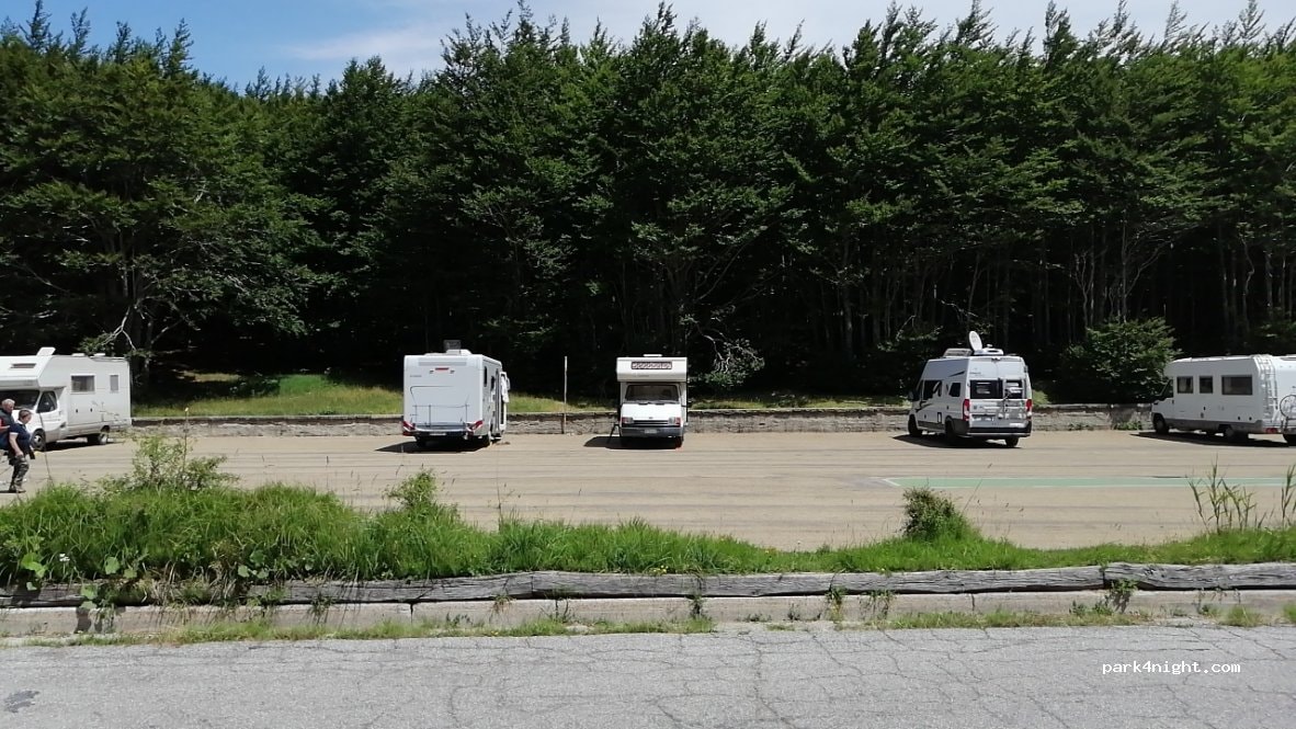 Area Sosta Camper Fangacci MonteFalco