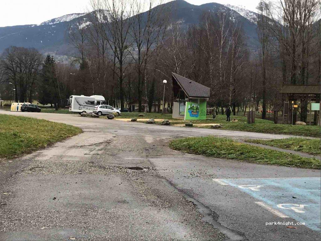 Aire de services pour camping-cars - Détrier La Rochette