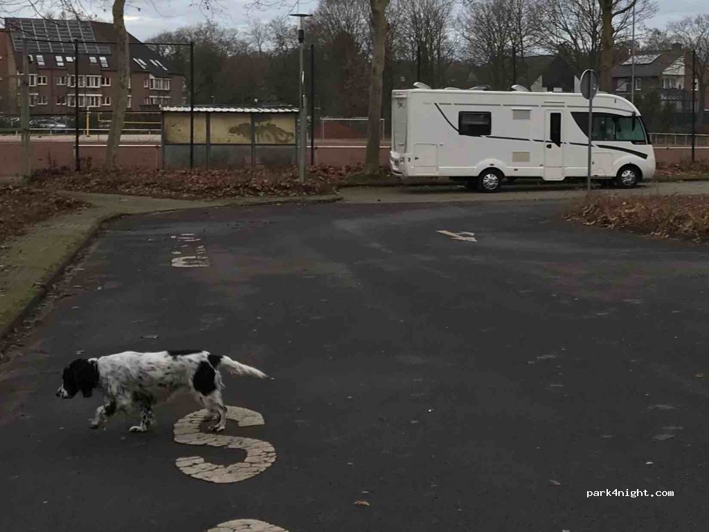 WOHNMOBILSTELLPLATZ am SPORTZENTRUM