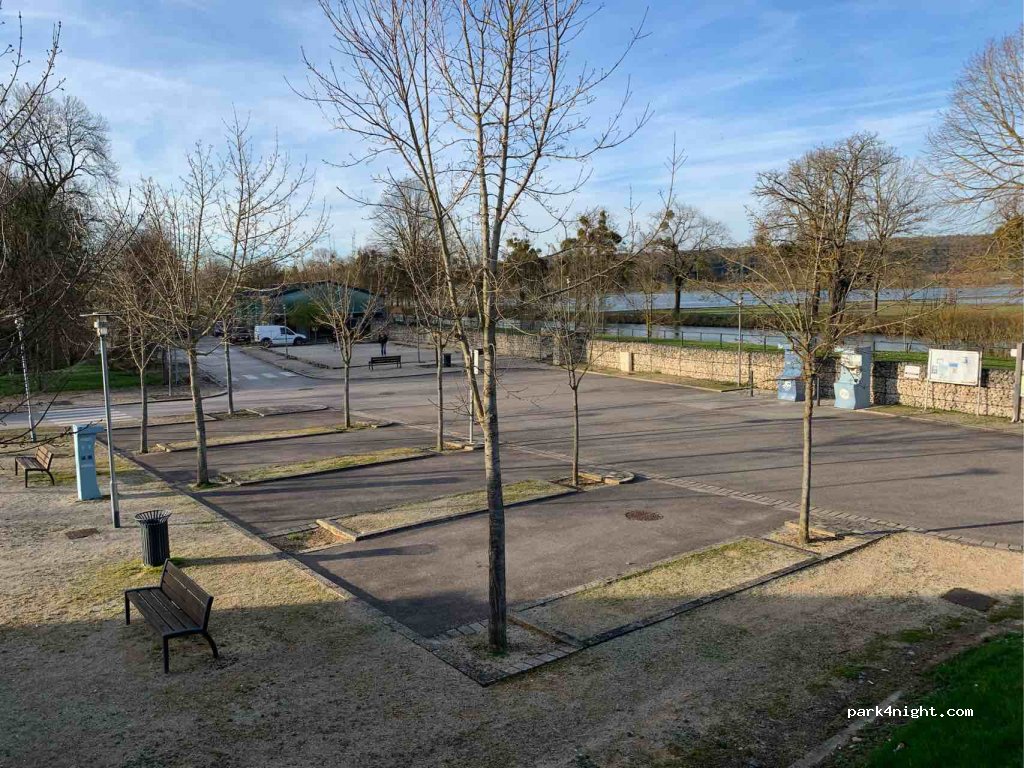 Wohnmobilstellplatz Commercy