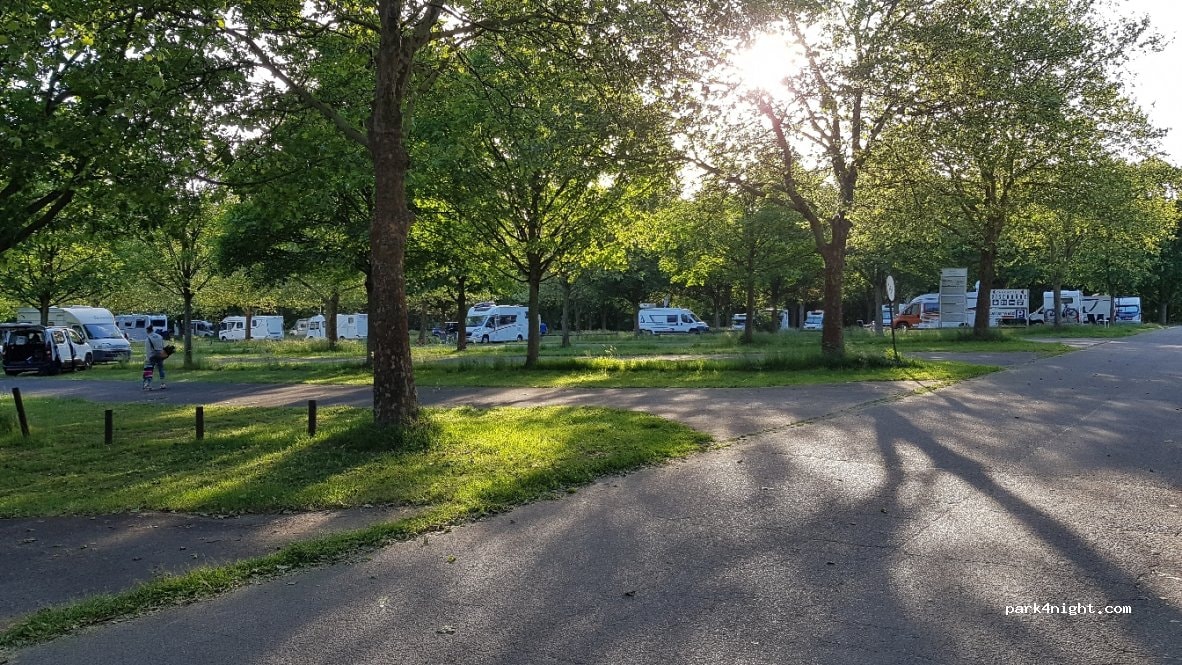 RV Parking Am Vogelpark