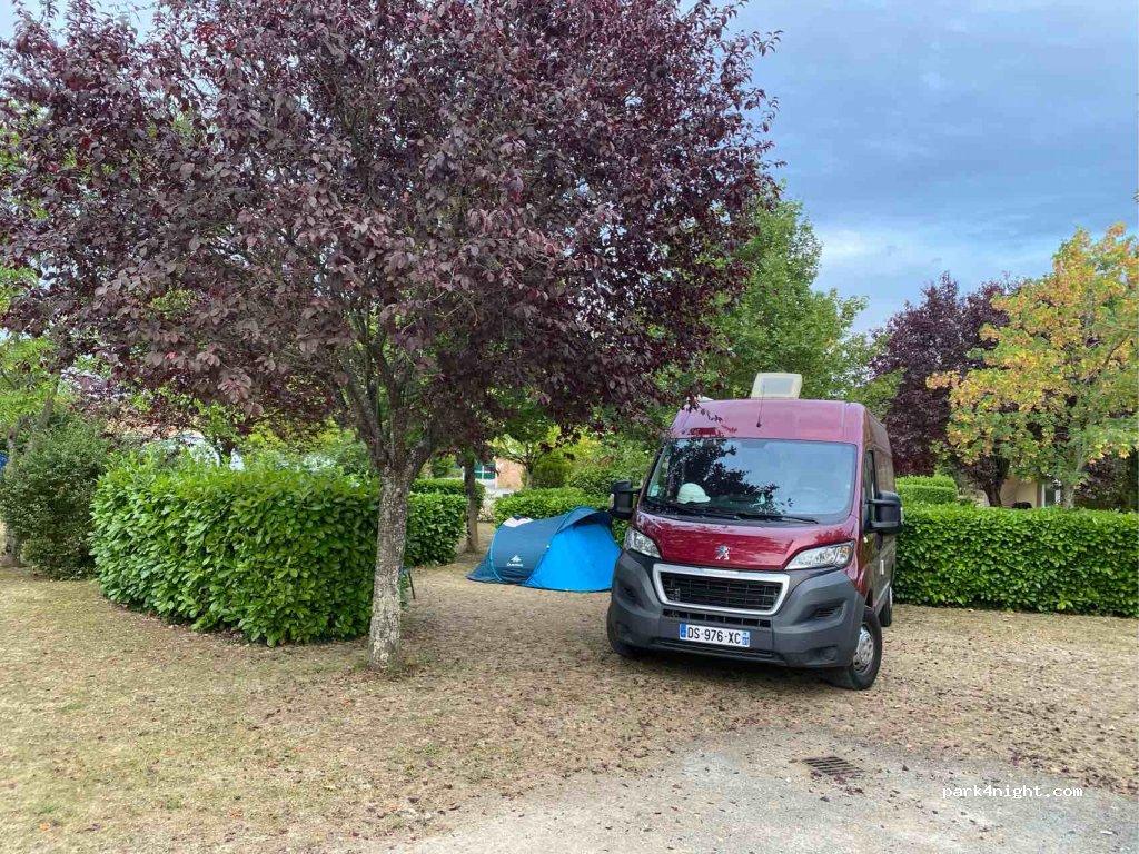 Aire pour camping-cars 86340 Nieuil-l'Espoir