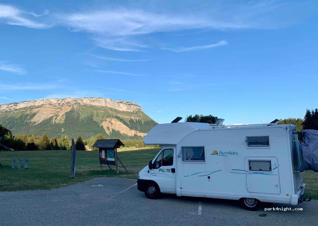 Aire de services et stationnement camping-cars 73230 Les Déserts