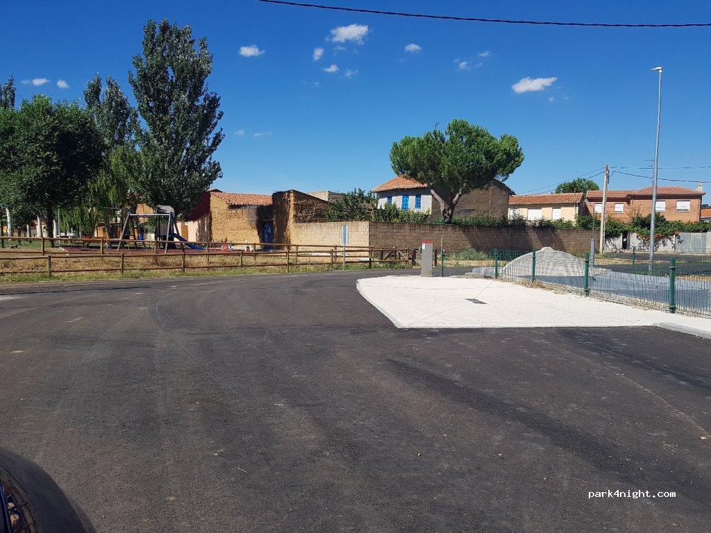 Área autocaravanas San Adrián del Valle