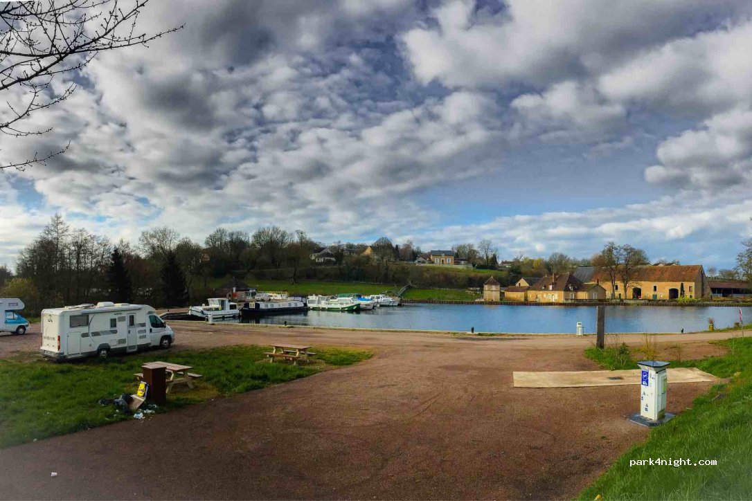 aire de camping car Chaumot