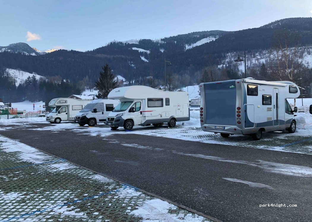 Area Sosta Camper - Tesero Lago