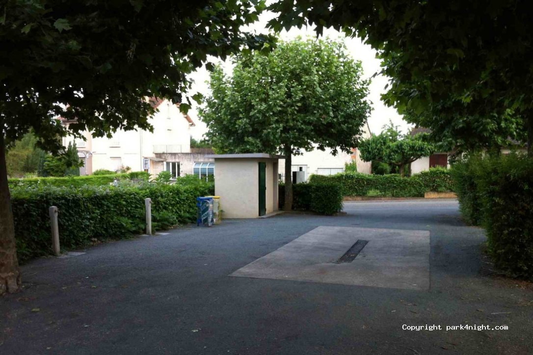 AREA CAMPER PUY L'EVEQUE