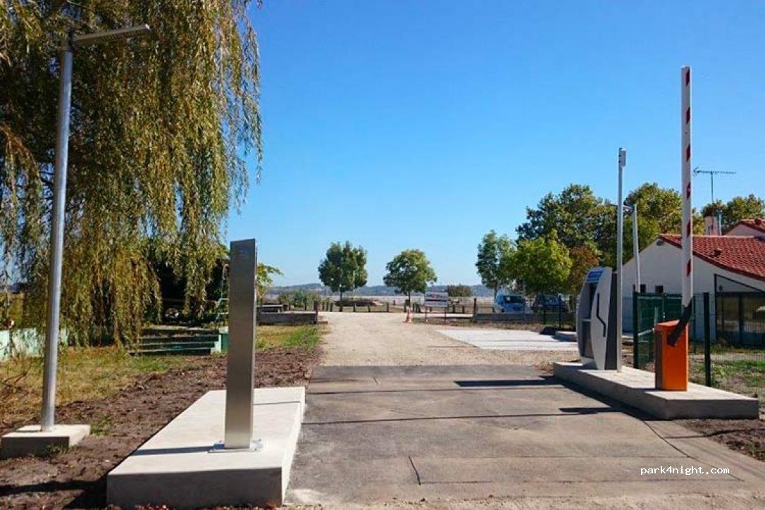 Aire communale de camping-cars de Lamarque