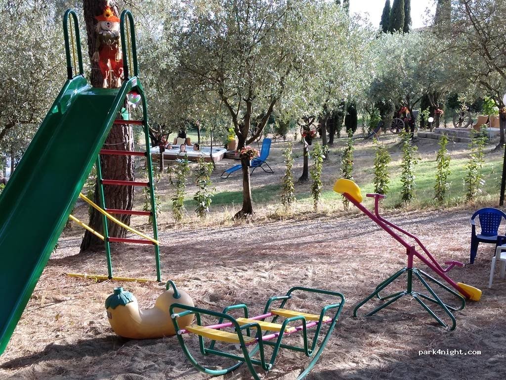 Agricamping area di sosta camper Poggio ai Pini (Wine Camping )