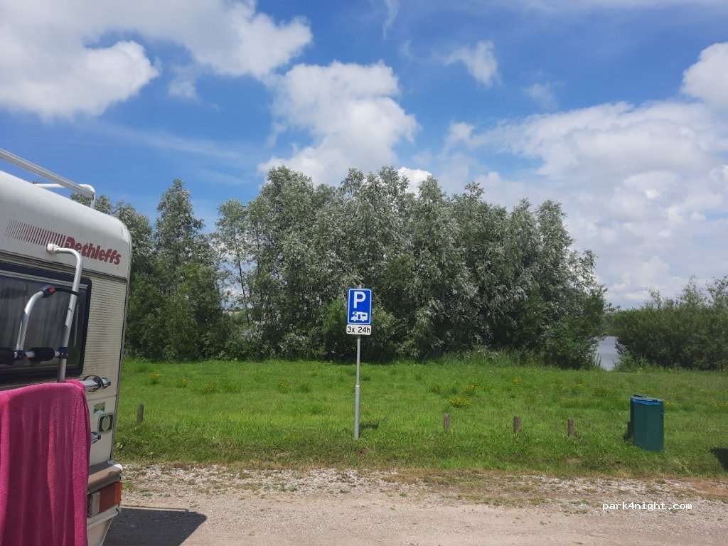 Camperplaats parking Bernisse