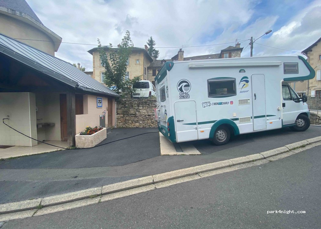 Parking pour camping-car avec service