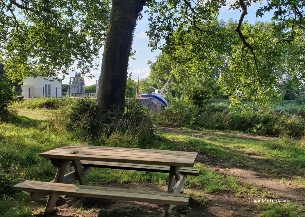 Aire de camping-car LE PELLERIN