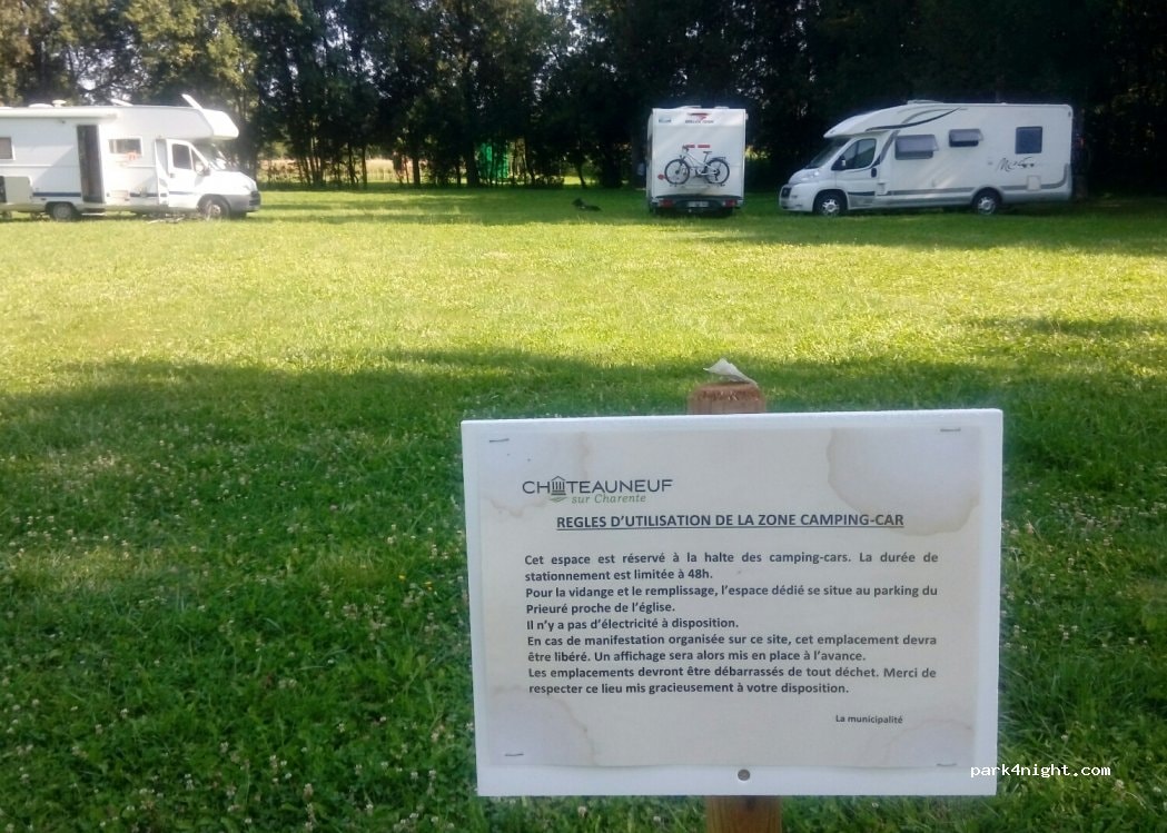 Area Camper Châteauneuf-sur-Charente (F)