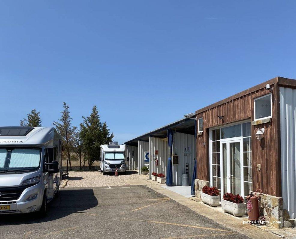 Área autocaravanas León Camper Park