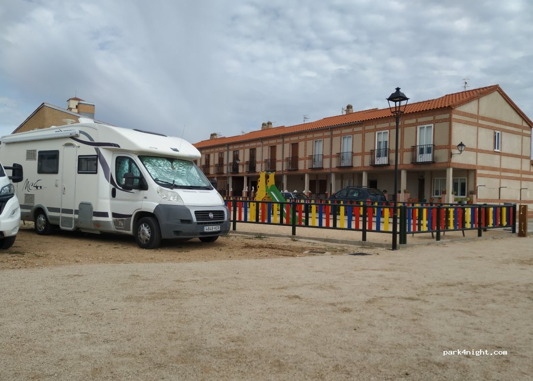 Área autocaravanas Madrigal de las Altas Torres
