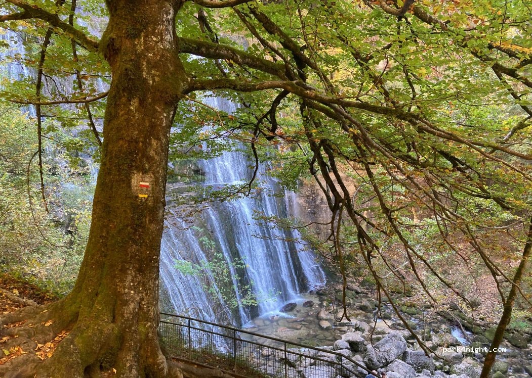 Parking Camping-car - Cascade du Hérisson
