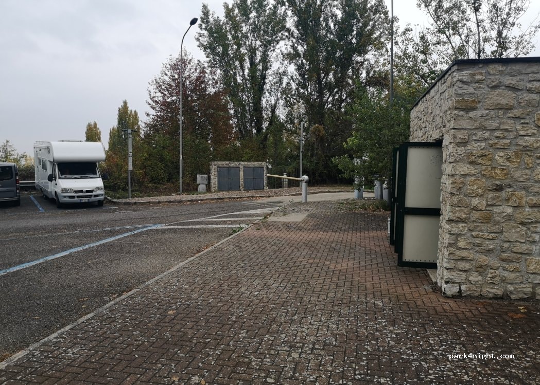 Area Sosta Camper - Todi