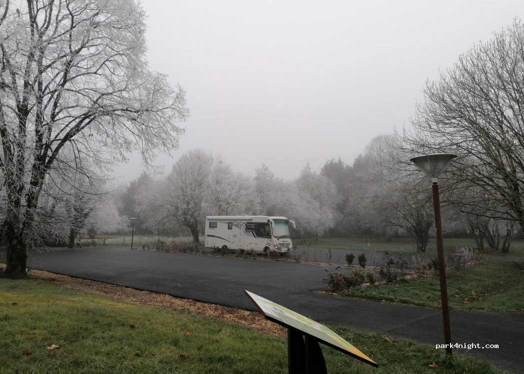Aire pour camping-cars 86340 Nieuil-l'Espoir