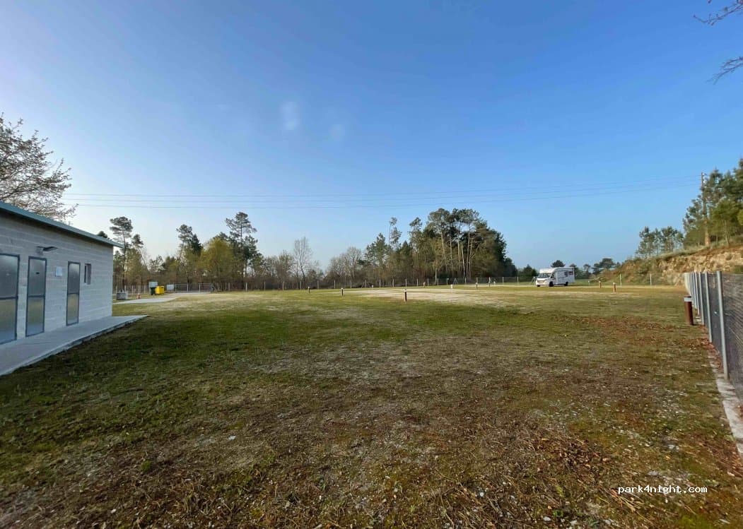 Area de Autocaravanas, caravanas y campers Cotelas