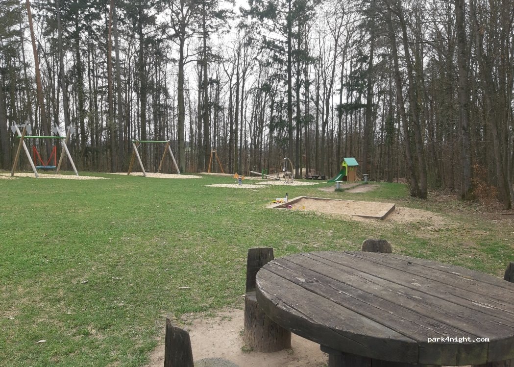 Wohnmobil- und Wohnwagenstellplatz Pernitz