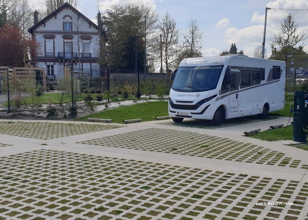 Aire de camping cars Épernay