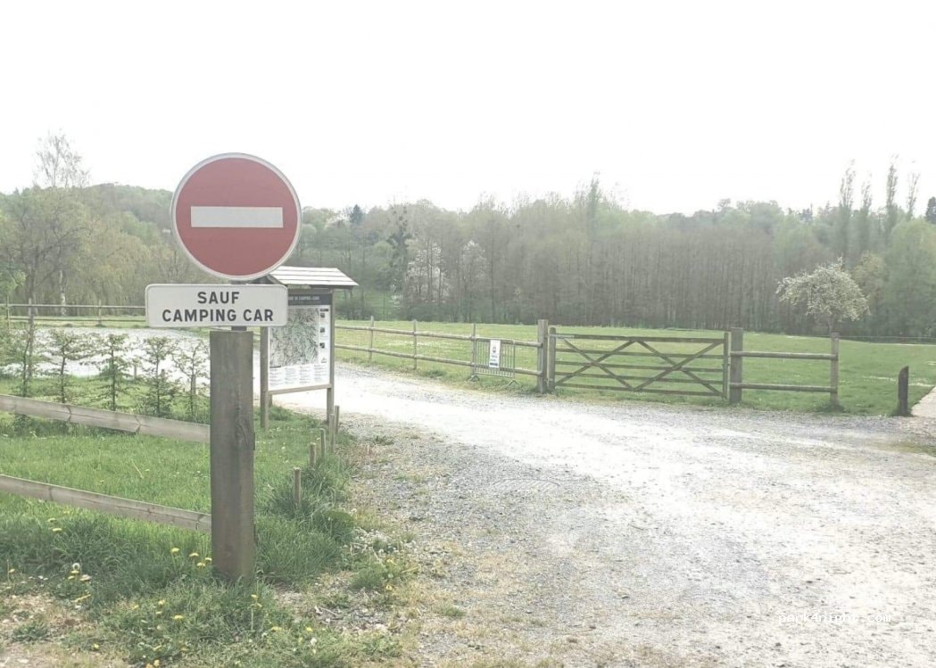 Aire Camping-car - Courtonne-la-Meurdrac