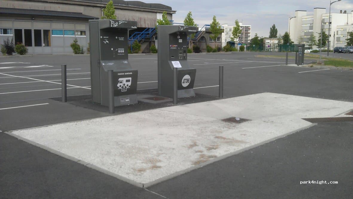 aire de services et stationnement camping car 54400 Longwy