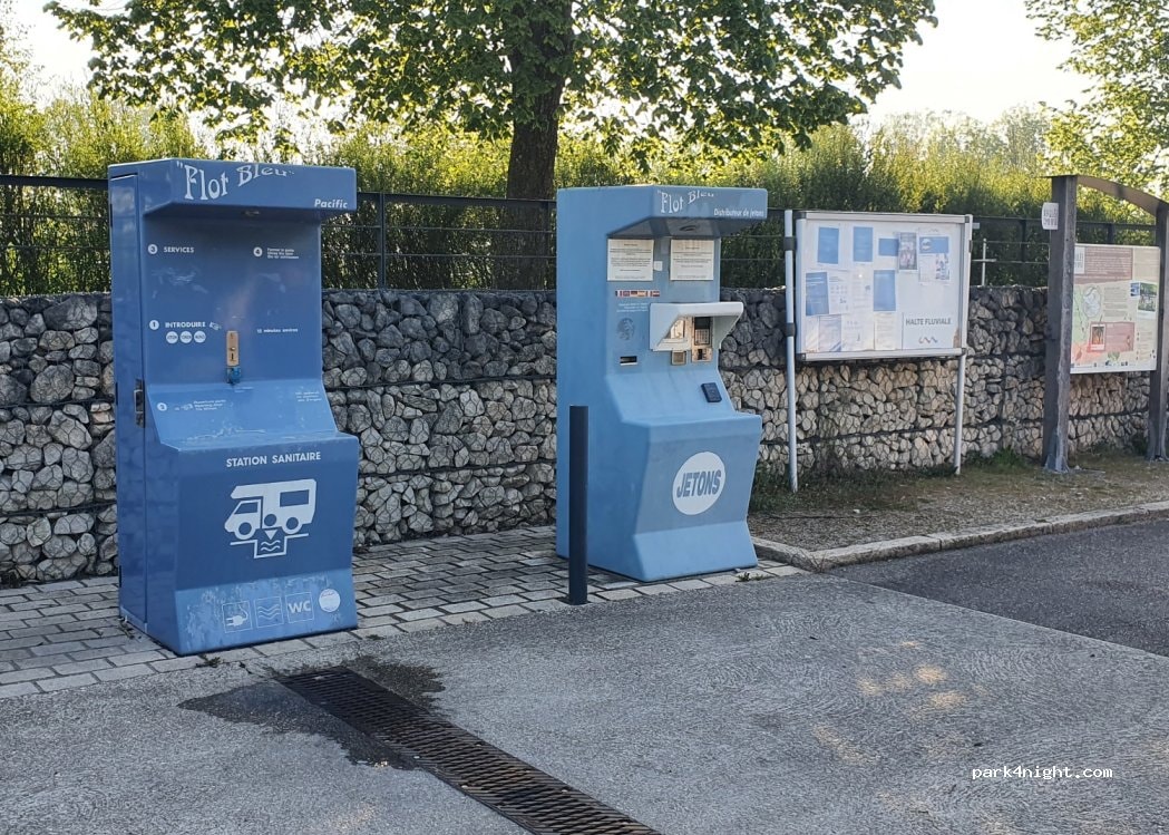 Aire de Camping-Cars Commercy