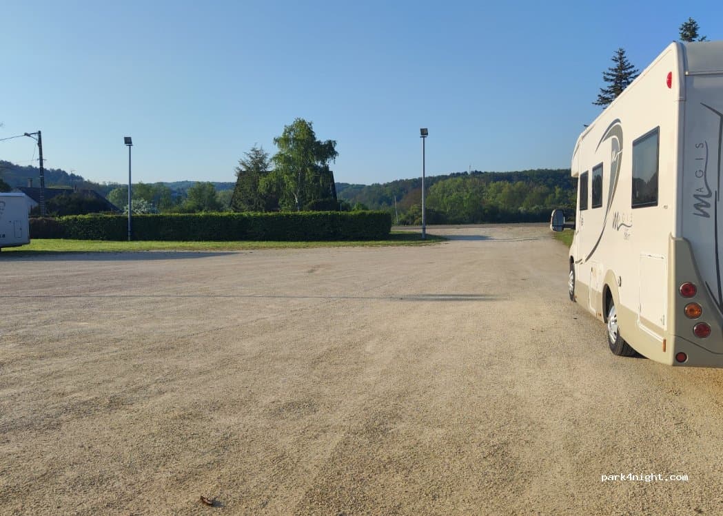 aire de services et stationnement camping car 89660 Mailly-le-Château
