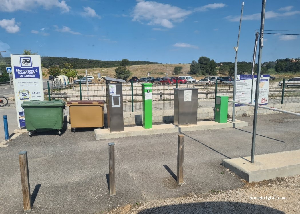 Aire de camping-Car de Carro