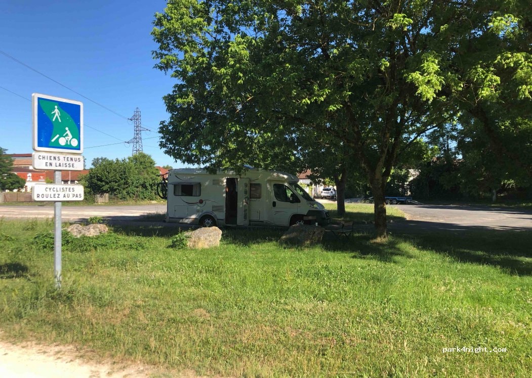 AREA CAMPER FUMEL